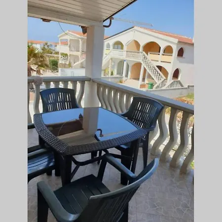 Apartment Emi 1 Vir