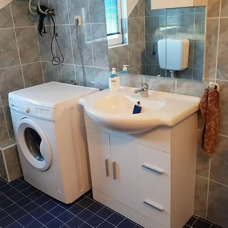 Apartment Emi 1