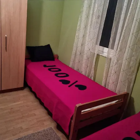 Emi 1 Apartment Vir